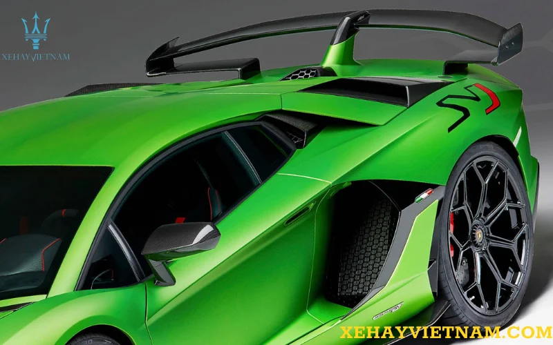 Lamborghini Aventador SVJ 8