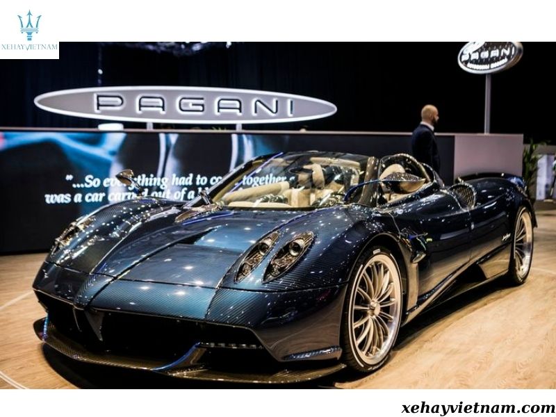 Pagani-Huayra-Roadster