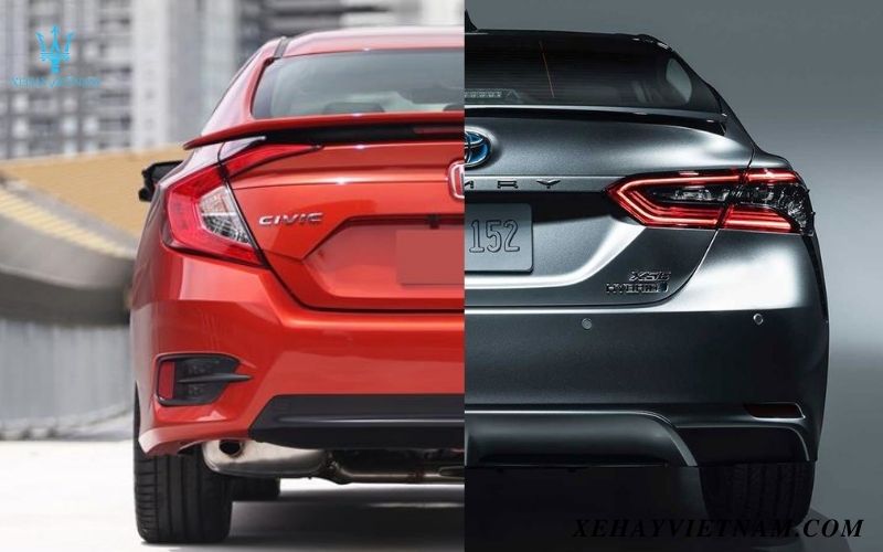 So sánh Honda Civic và Camry - Thiết kế đuôi xe