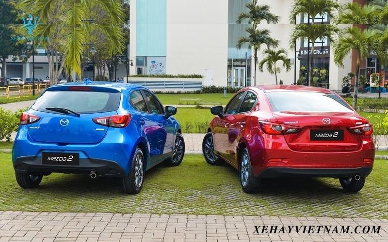 So sánh đuôi xe các phiên bản Mazda 2